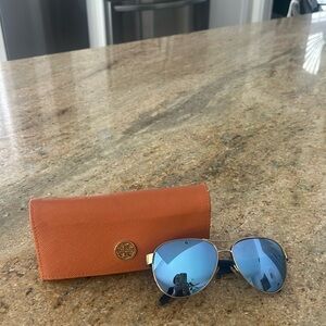 Designer sunglasses excellent condition with orig case